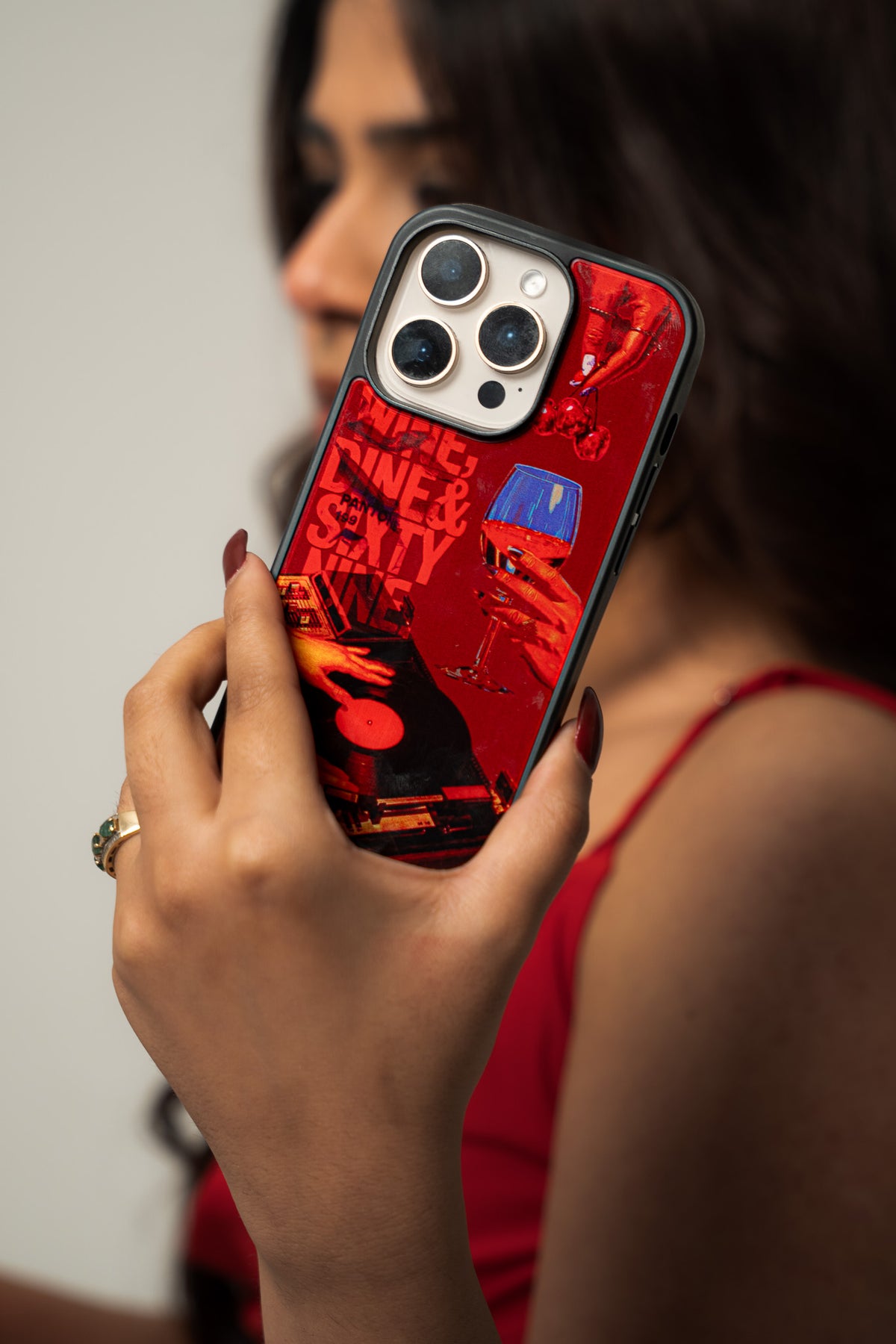 Wine Dine phone case by Caseraves, photo 2
